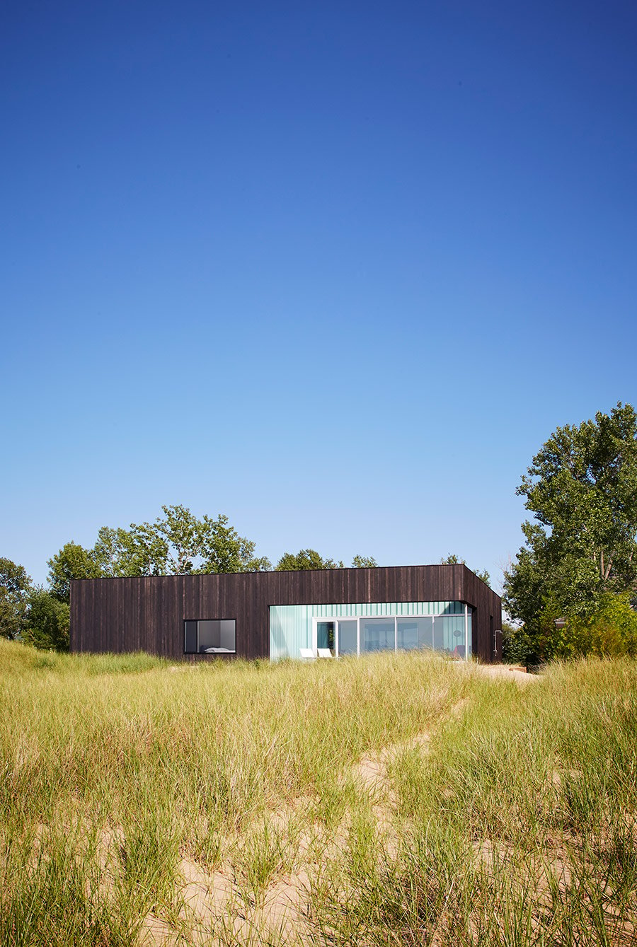 John Ronan Architects modern Beach House Lake Michigan