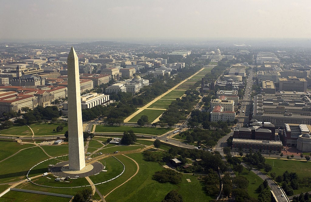 Aerial view of the Washington Monument|AIA Executive Vice President Robert Ivy's letter to U.S. Senators