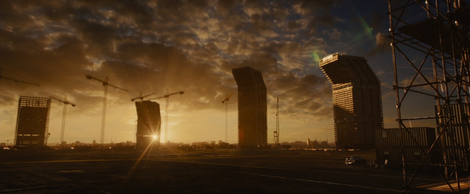 High-Rise Imagines a Dystopia in the Sky, Bloodied Concrete and All -  Metropolis