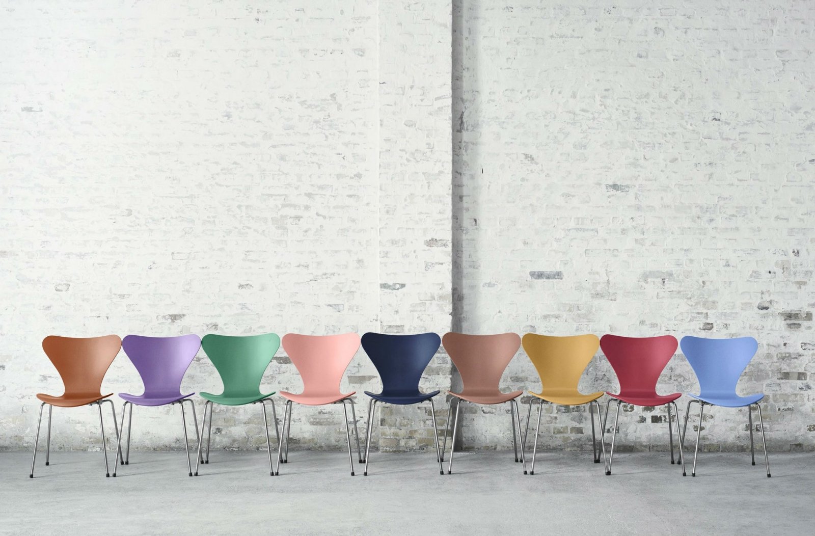 Arne Jacobsen s Series 7 Chair Gets Splash of Color Metropolis