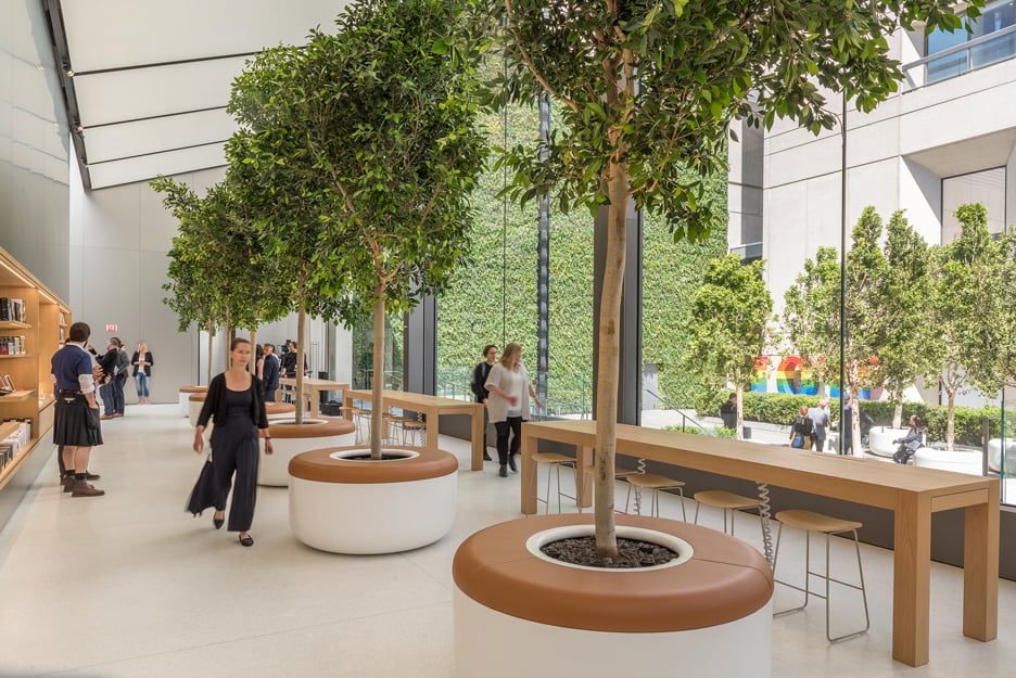 Foster + Partners Designs Singapore's Third Apple Store