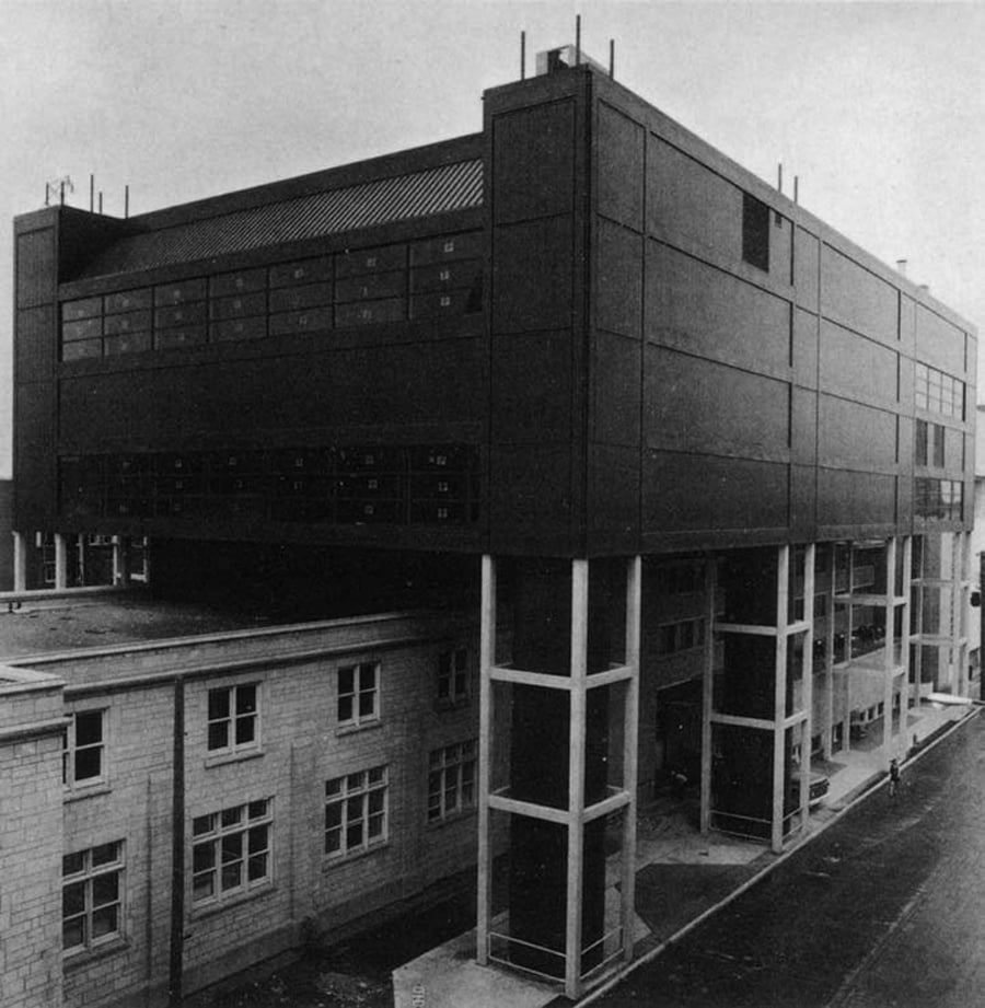 A black and white photo of the Centennial Hall overbuilding, University of Winnipeg, Moody, Moore and Dunan, 1972 from a book by Reyner Banham