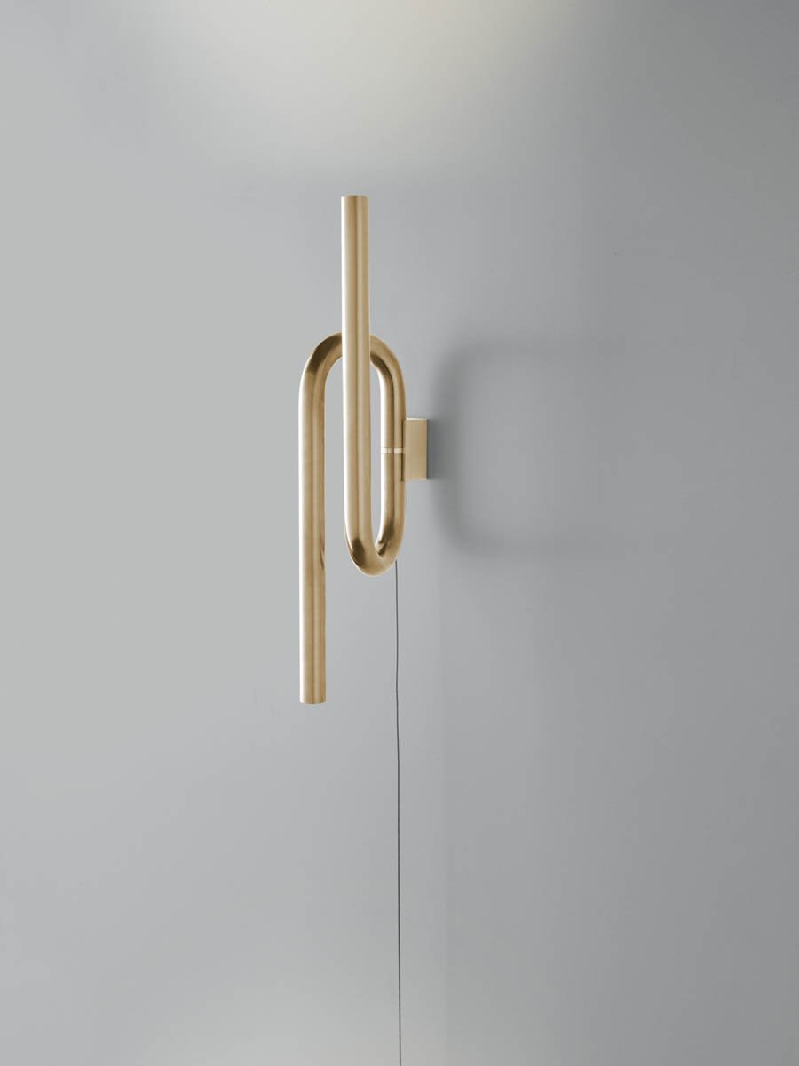 Tobia Parete Light Fixture