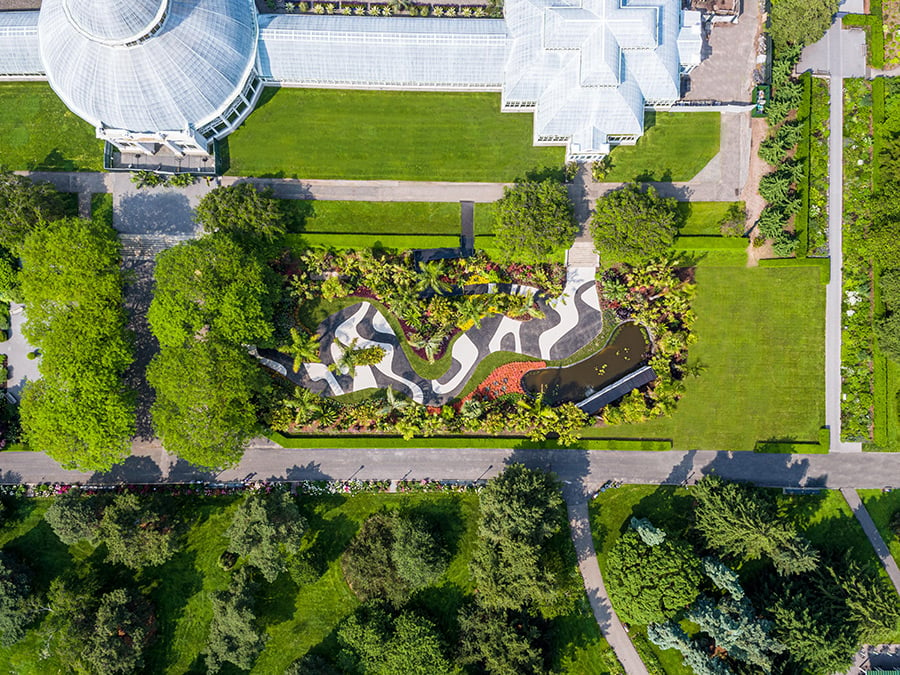 The New York Botanical Garden Opens Expansive Show on Roberto