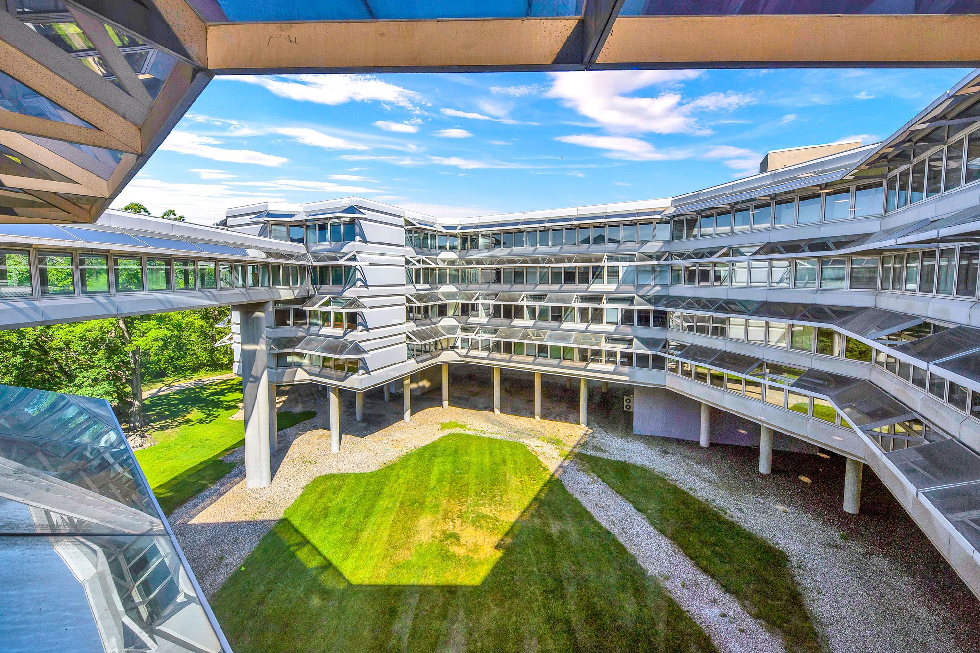 Exterior view showing courtyard at union carbide building