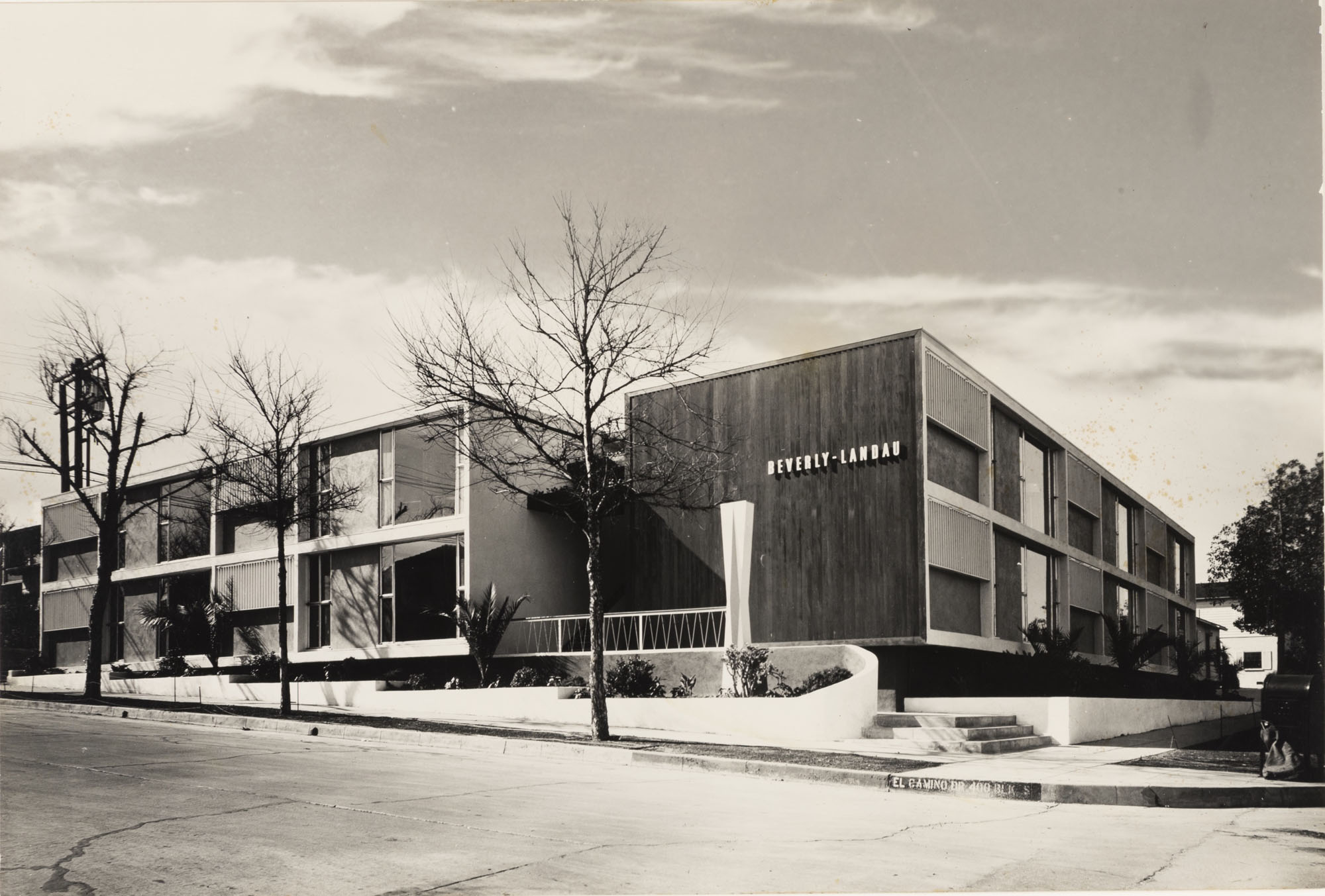 Brooks + Scarpa - The Beverly Center West Hollywood, CA