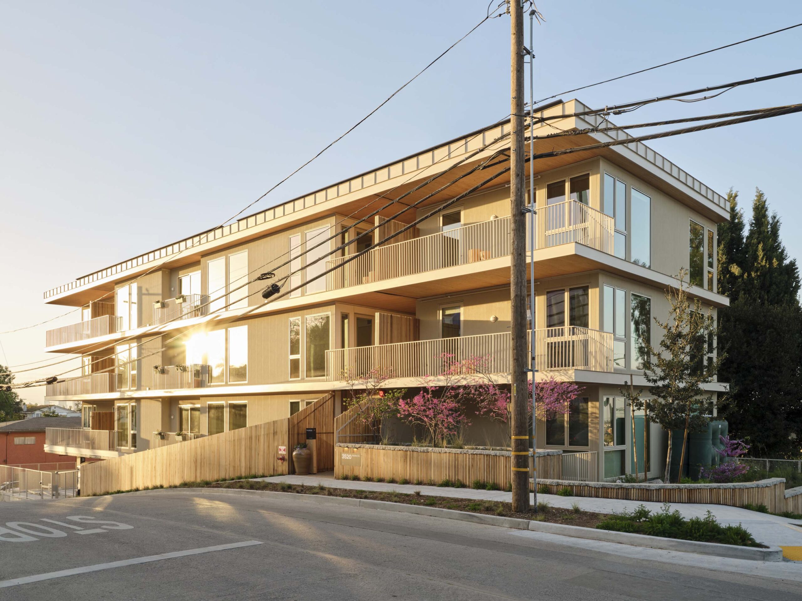 Image of the exterior of an apartment building in LA