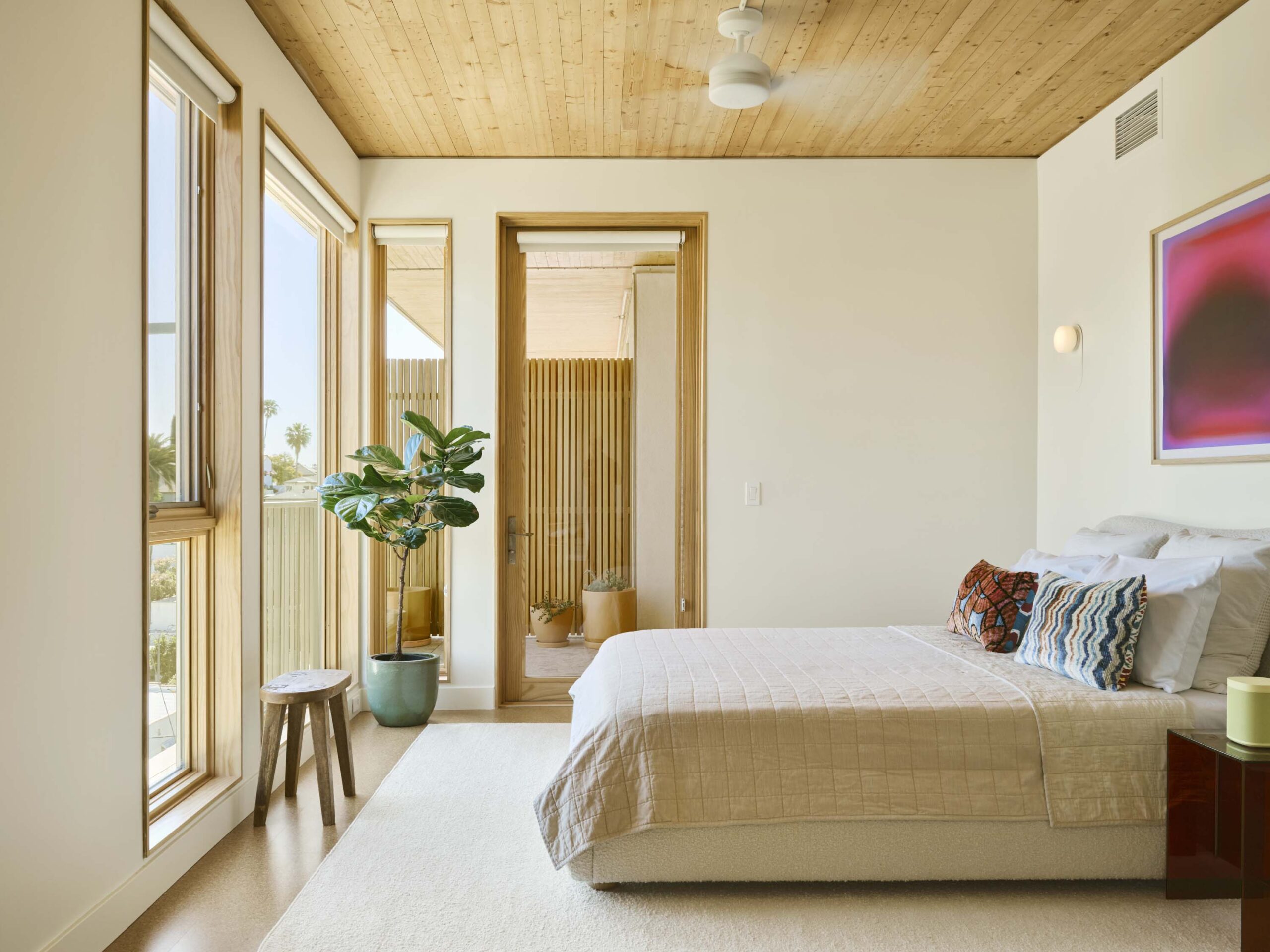 Image of a bedroom inside of an apartment building in LA